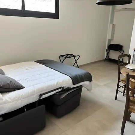 A La Ferme Proche Apartment *